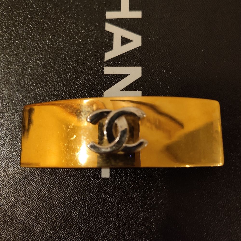 Chanel hair clip